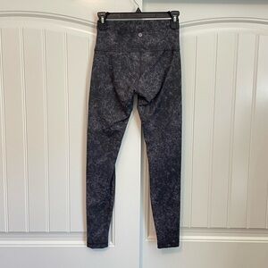 Lululemon Wunder Train High-Rise Tight 28"
Denim Dusky Lavender Black size 6